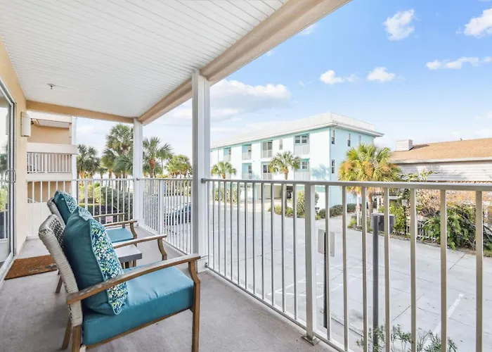 Bright & Airy 22 With Side Ocean View!