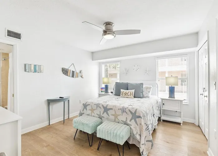 Bright & Airy 22 With Side Ocean View! *